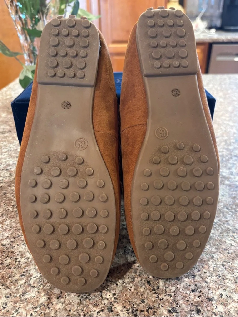 St. John's Bay Women's Chestnut Suede Fleece-Lined Moccasins       Size 8.5 - Picture 9 of 14